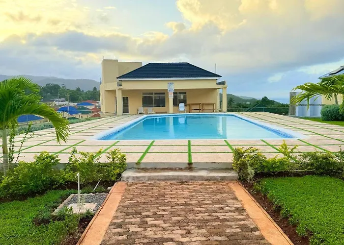Serenity Palms Ja, Ocho Rios Family Retreat *