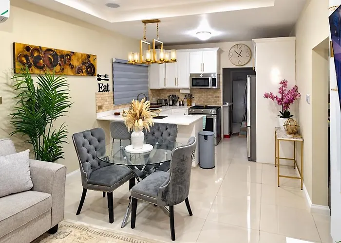 Villa Serenity Palms Ja, Family Retreat Ocho Rios